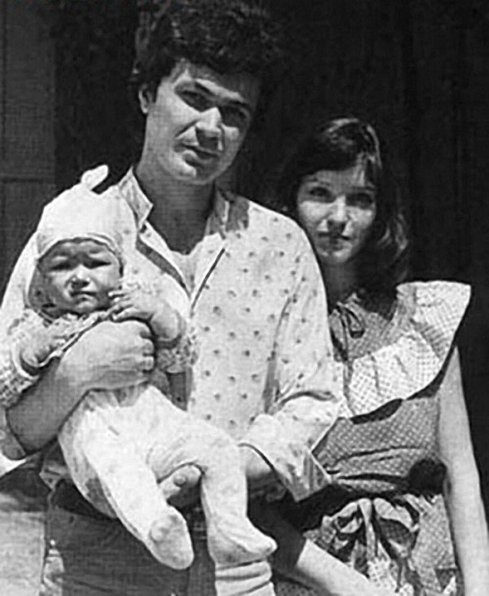 Анна Самохина с мужем и дочерью
