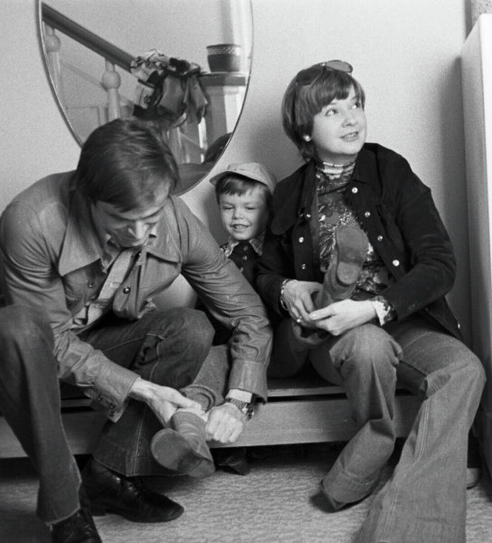 Георгий Тараторкин с женой Екатериной Марковой и сыном Филиппом. 1978 год.