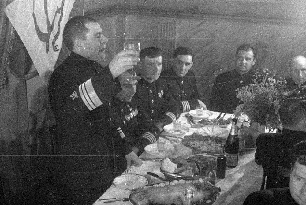 Командир подводной лодки «Щ-421», Герой Советского Союза Николай Лунин и его экипаж.