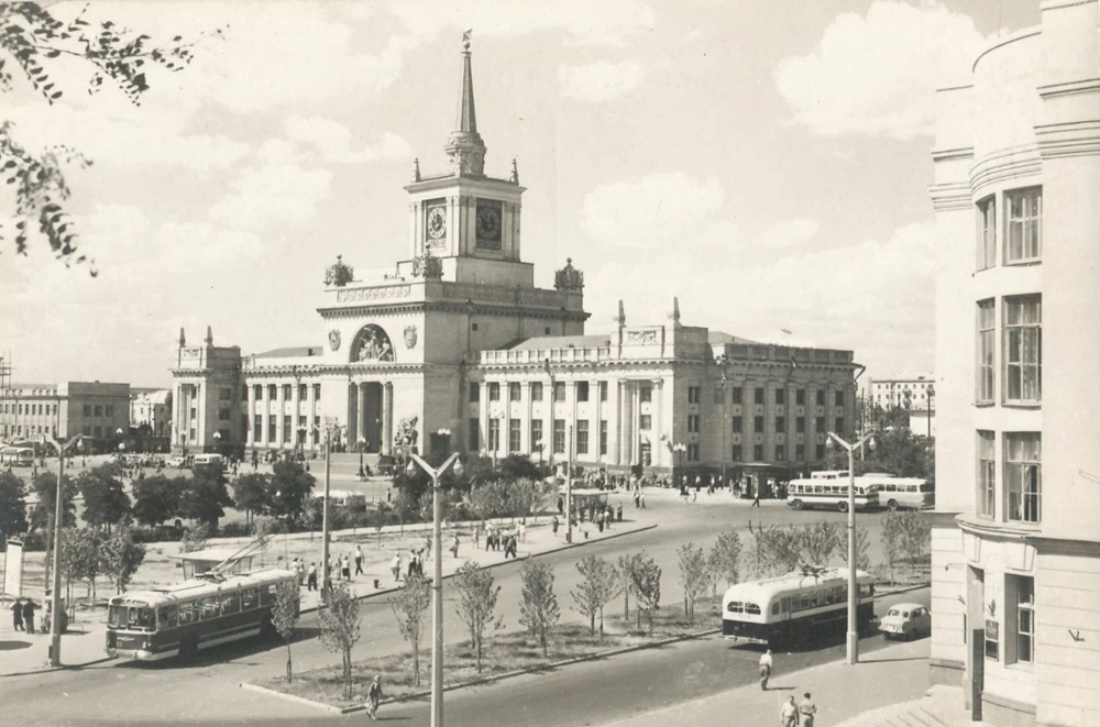 Волгоград, железнодорожный вокзал, конец 1950-х-начало 1960-х годов.