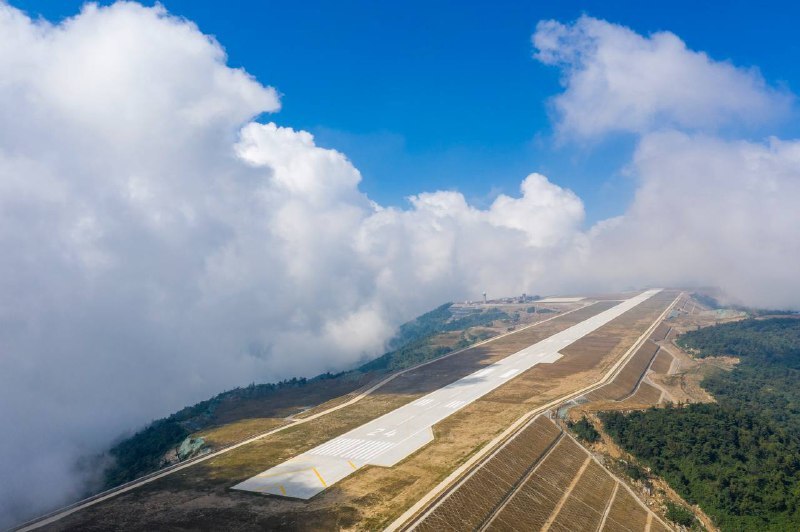 В Китае построили аэропорт на горе