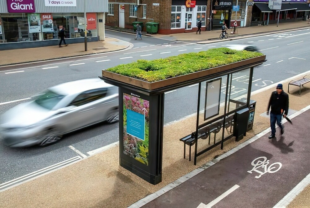 7. Город Лестер (Великобритания) начинает превращать автобусные остановки в «пчелиные остановки». Необычное решение