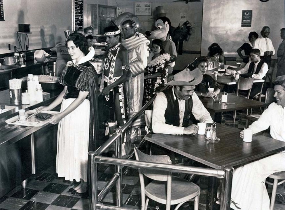 15. Столовая для сотрудников Disney, 1961 год