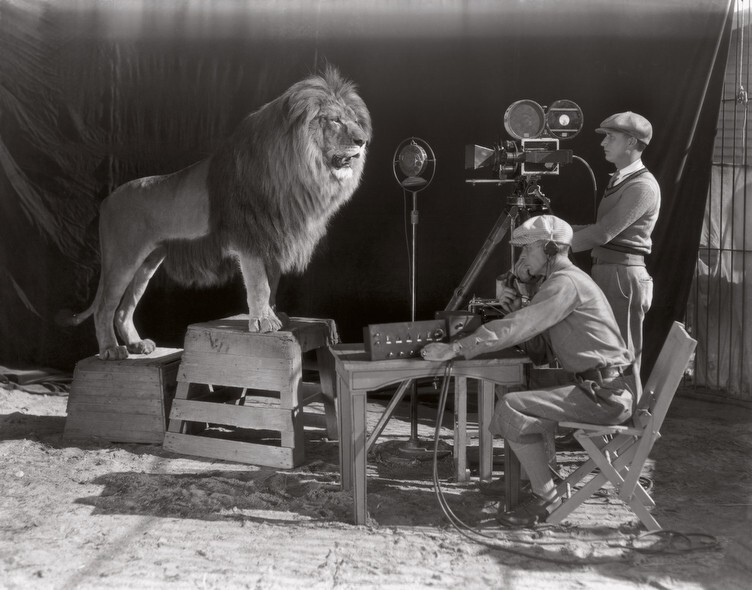 23. Съёмки заставки для студии Metro Goldwyn Mayer, 1928