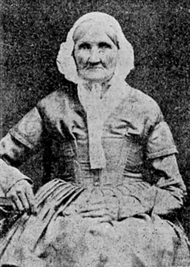 2. Ханна Стилли Горби. Она родилась в 1746 году, а умерла в 1840-м, в котором было сделано это фото. Эта женщина стала самым старым человеком, который был запечатлён на фото