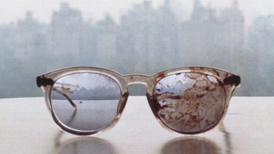 5. Очки, которые были на Джоне Ленноне во время убийства, 1980 год