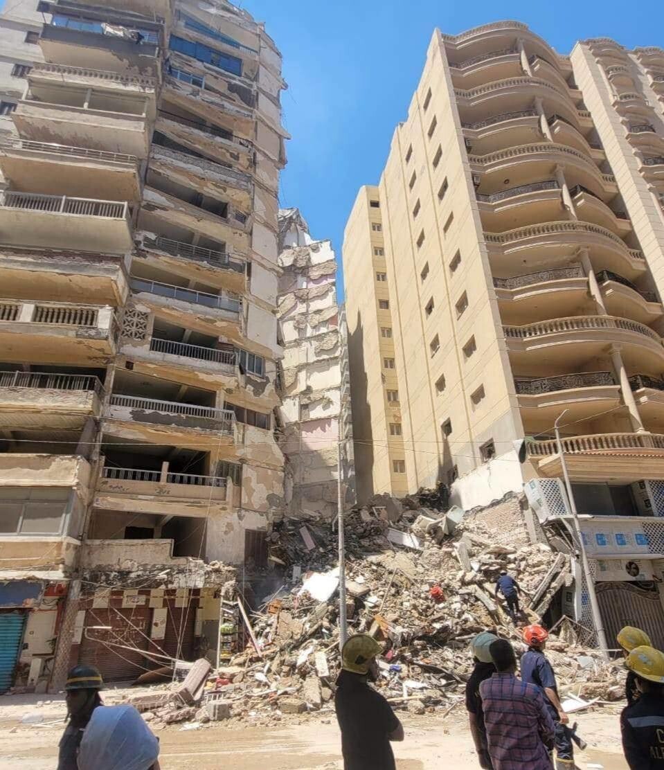 В Египте частично обрушился 13-этажный дом