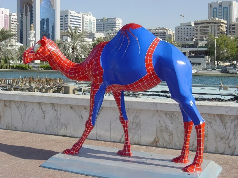 16. Абу-Даби, ОАЭ: верблюд в стиле Человека-паука
