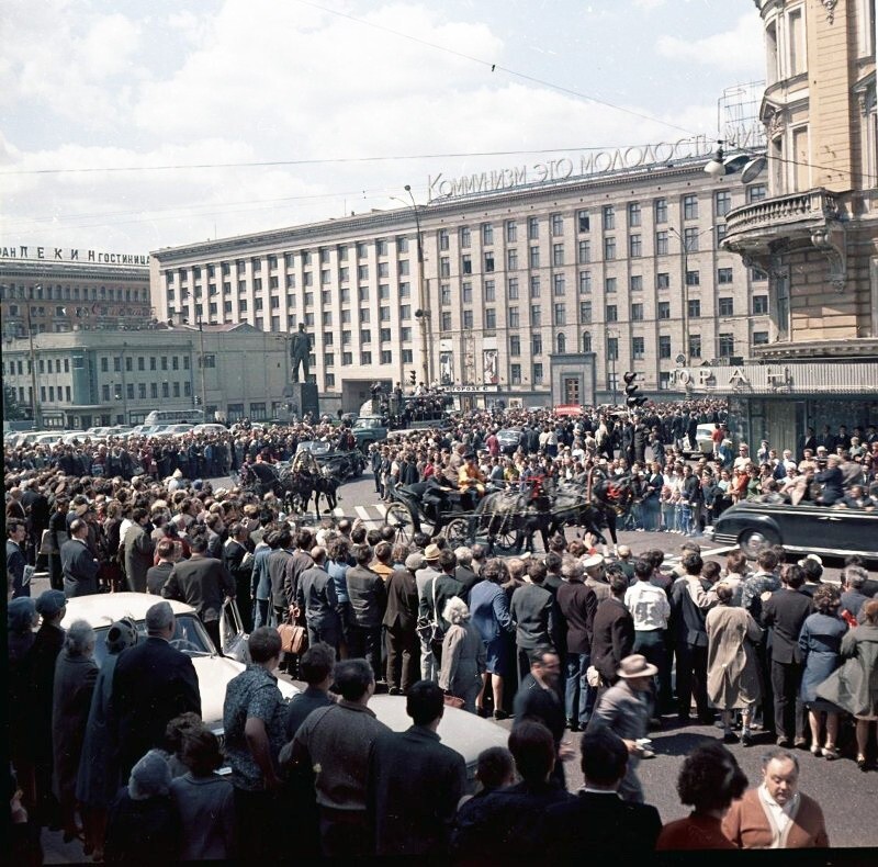 Площадь Маяковского. Московский праздник автомобилистов. 1967 год