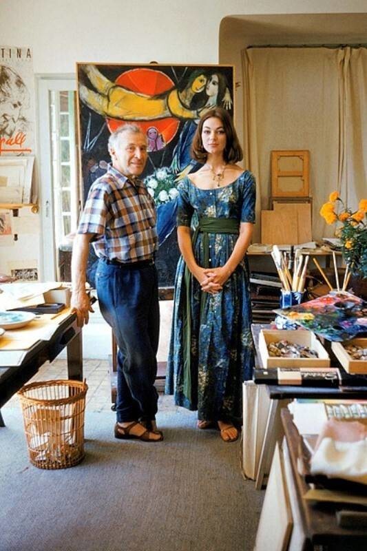 Фотомодель Айви Николсон в гостях у художника Марка Шагала. 1955 год