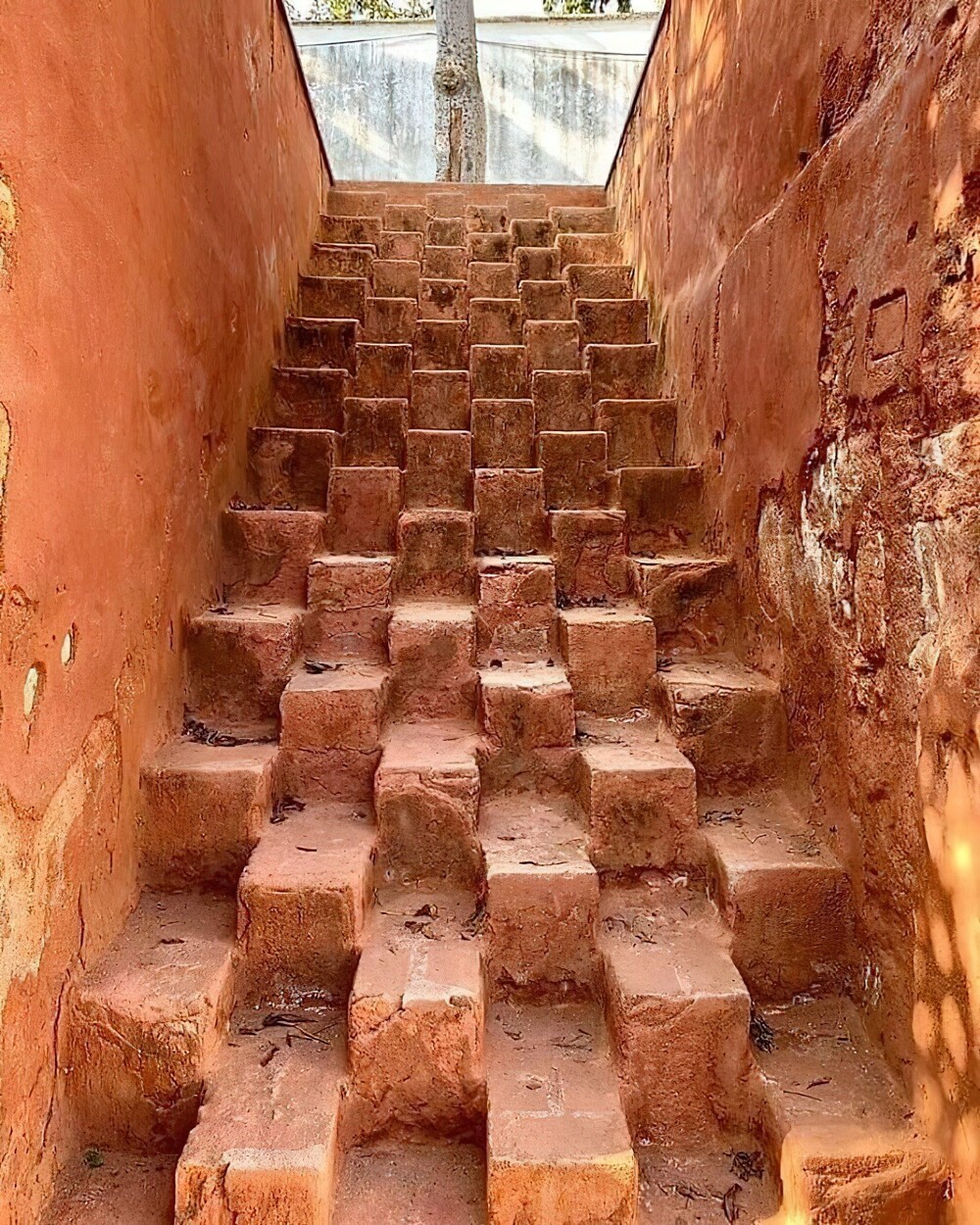 5. Необычная лестница в деревне Сан-Августин-Этла, штат Оахака, Мексика (народная архитектура). Сколько народу тут подвернуло ногу, даже интересно