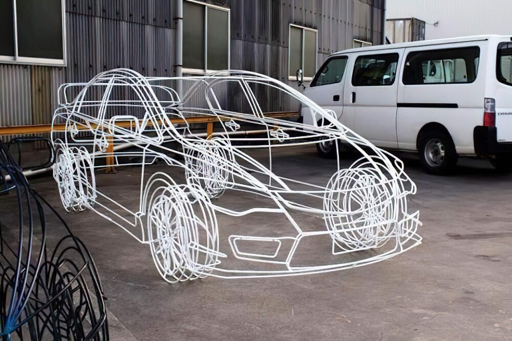 Японцы создали каркас автомобиля из проволоки, который выглядит как нарисованный