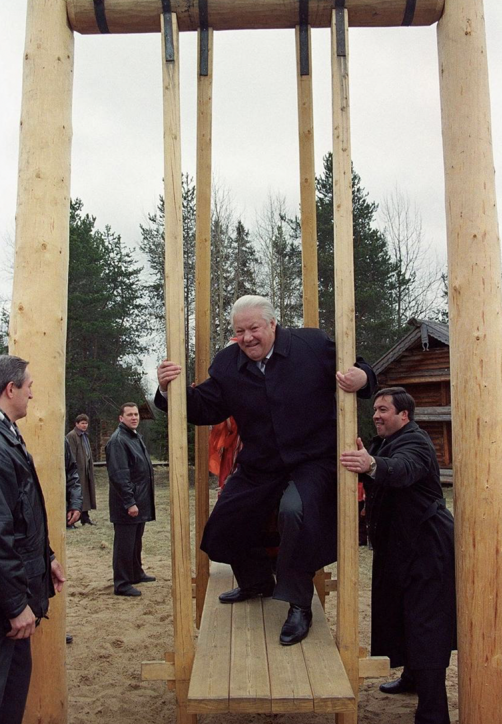 13. Борис Eльцин на предвыборном митинге, 24 апреля 1996 года