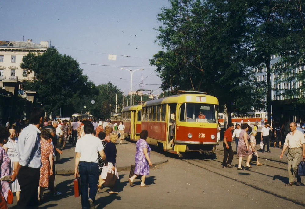 Ростов-на-Дону. Трамвайное столпотворение в 1980-х годах.