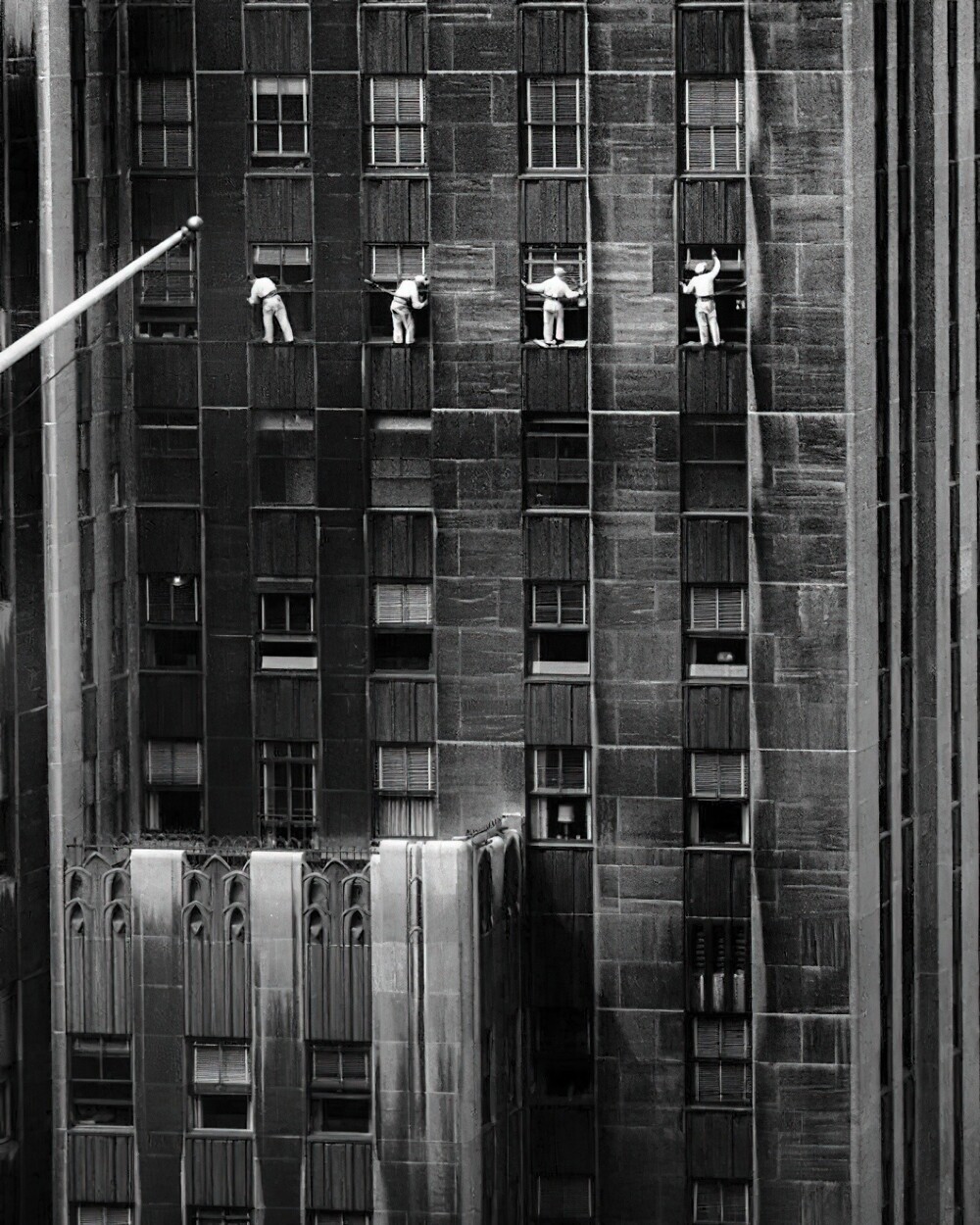 14. Мойщики окон в Нью-Йорке, 1958 год