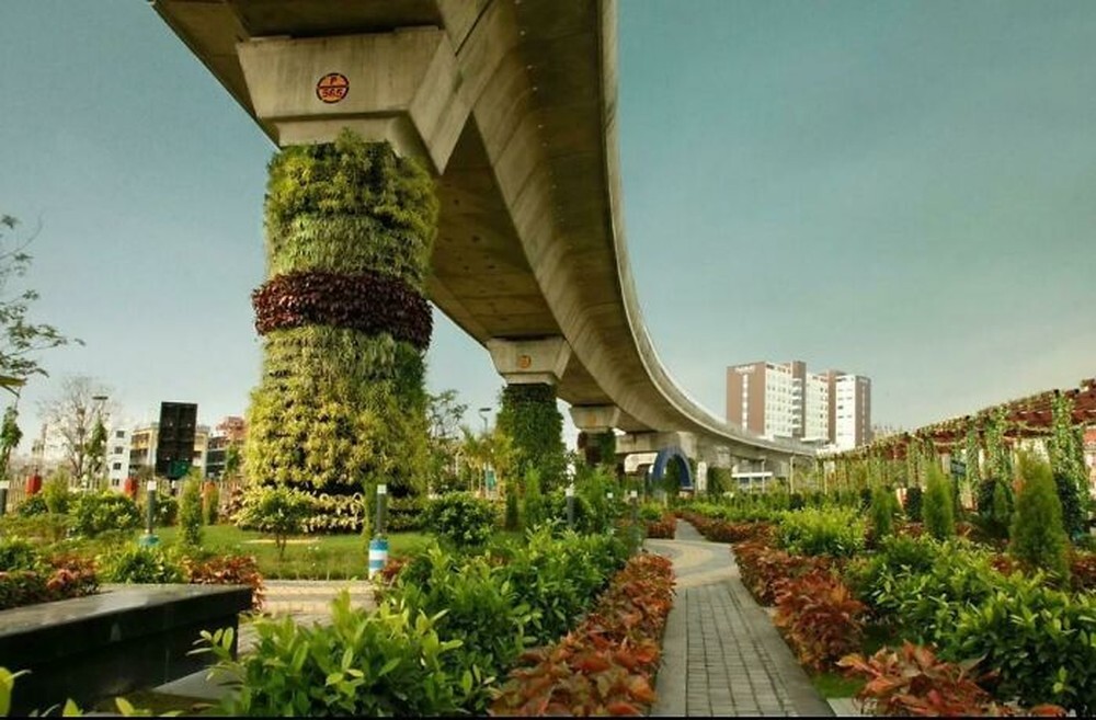 15. Надземная линия метро, ​​интегрированная в парк. Калькутта, Индия