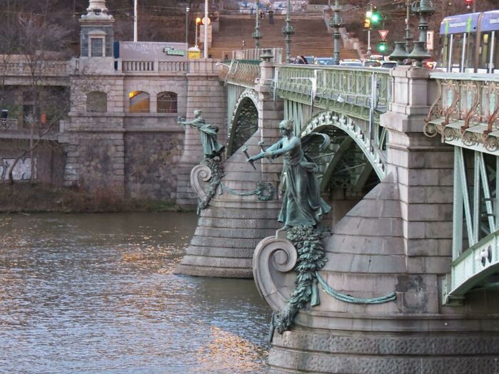 7. Чехув мост, Прага
