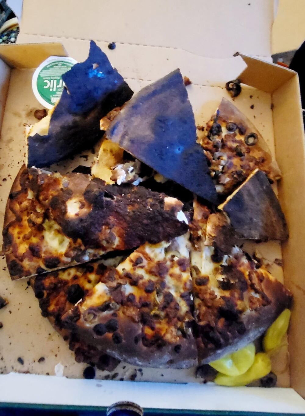 7. Мне подсунули сгоревшую пиццу