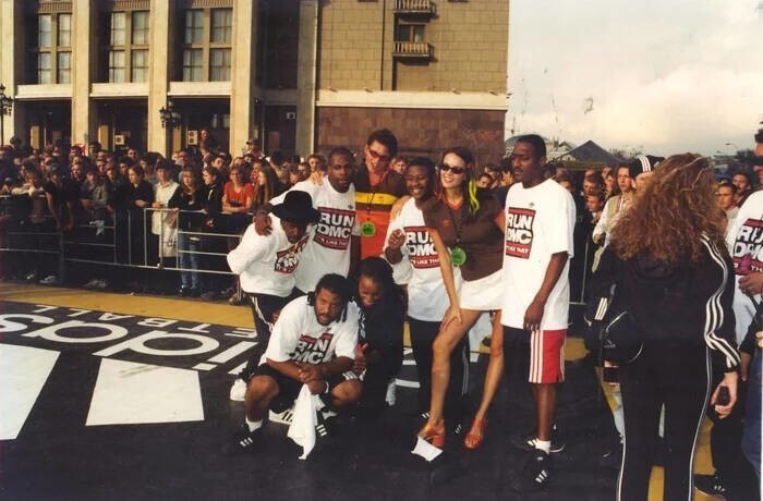 Группа «Run-D.M.C.» на фестивале «Adidas Streetball Challenge» в Москве, 1998 год.