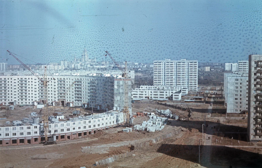 Строится Круглый дом в Матвеевском. 