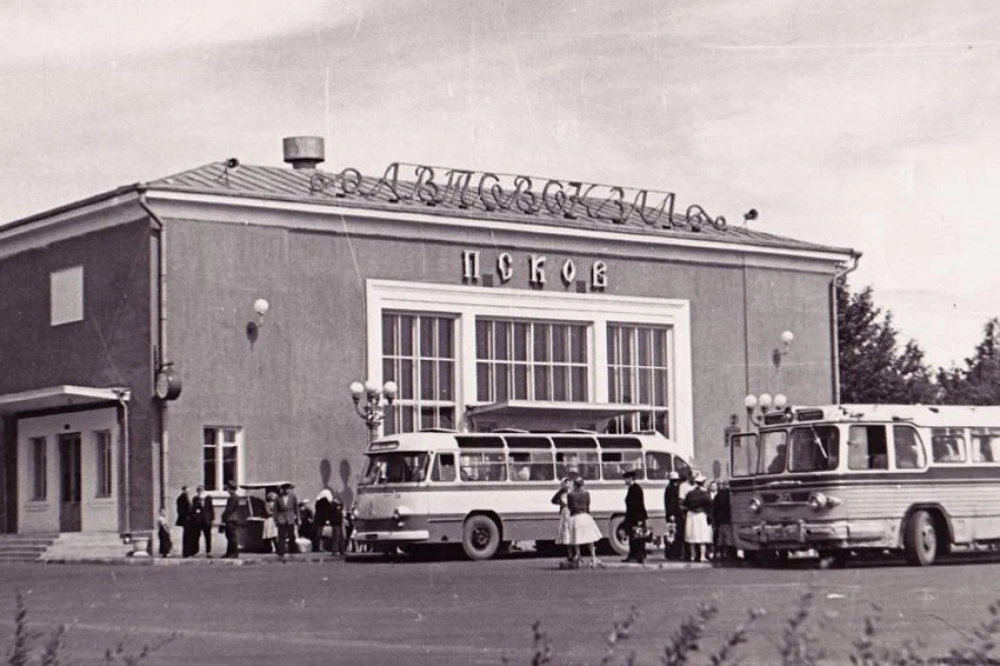 Псков , автовокзал. Открыт в 1959 году, фото ориентировочно 1960-х годов.