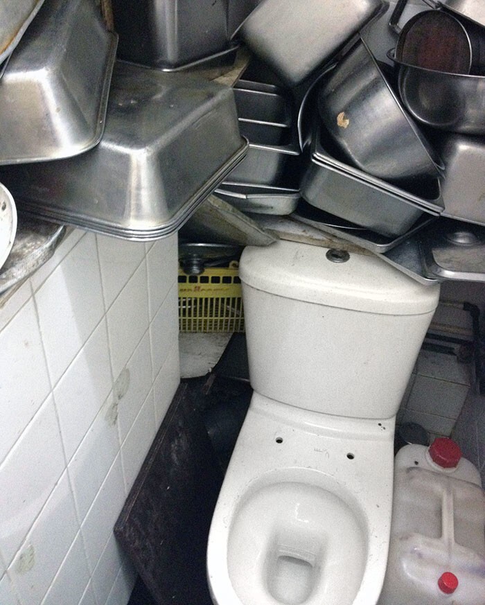 22. Туалет ресторана в Гонконге