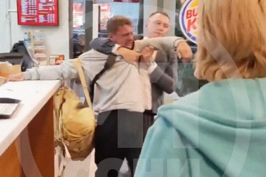 "Хочу бургер!": наркоман совершил нападение на ресторан быстрого питания в Сочи