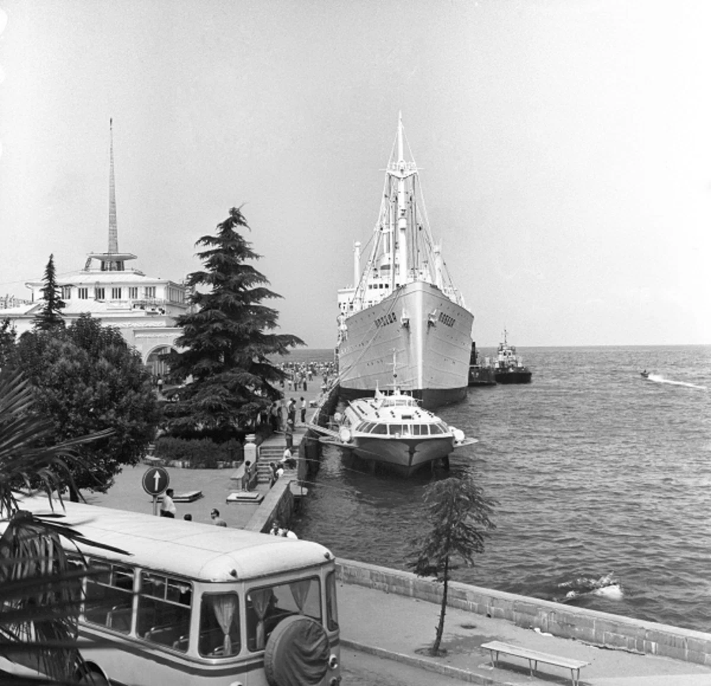 Батуми Грузинской ССР, морской вокзал, 1975 год.