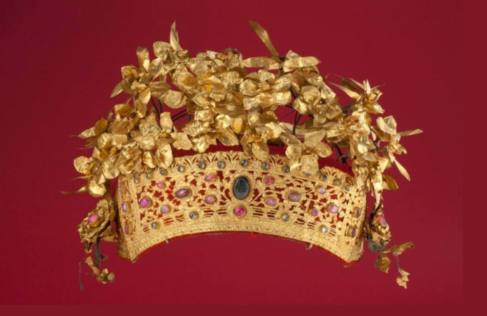 Самые экстравагантные короны в истории