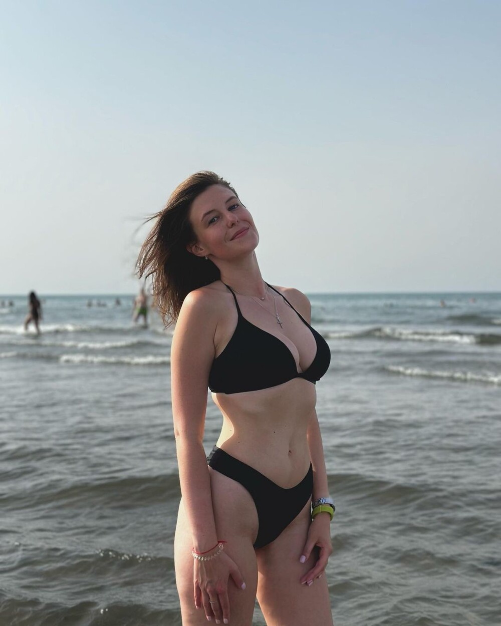 Каспийское море вместо Лазурного берега: фотоподборка с пляжей Махачкалы