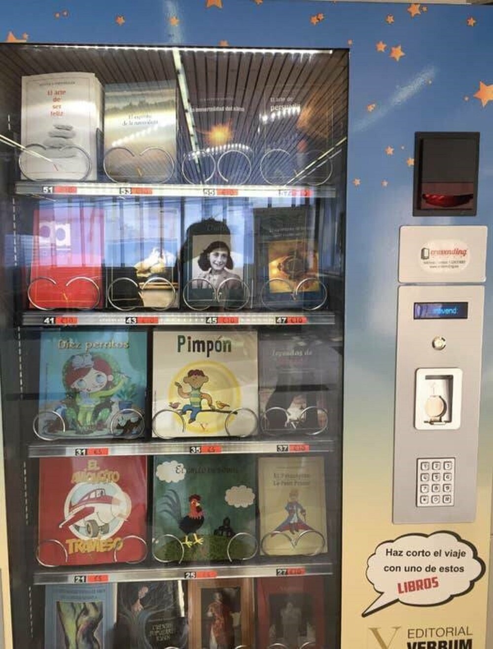 32. Торговый автомат с книгами в Испании