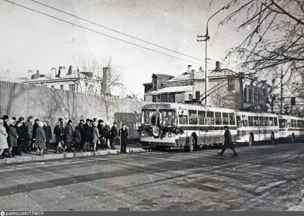 Орел в 1972 году, 1-я Посадская улица, открытие троллейбусного движения на новой первой троллейбусной линии в Советский район.