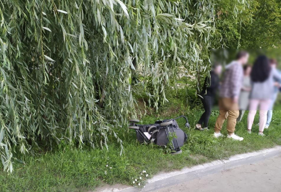В центре Мурома автомобилист сбил коляску с ребенком