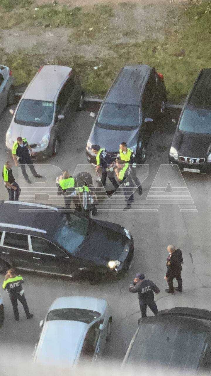 Полиция со стрельбой и погоней задержала в водителя Porsche