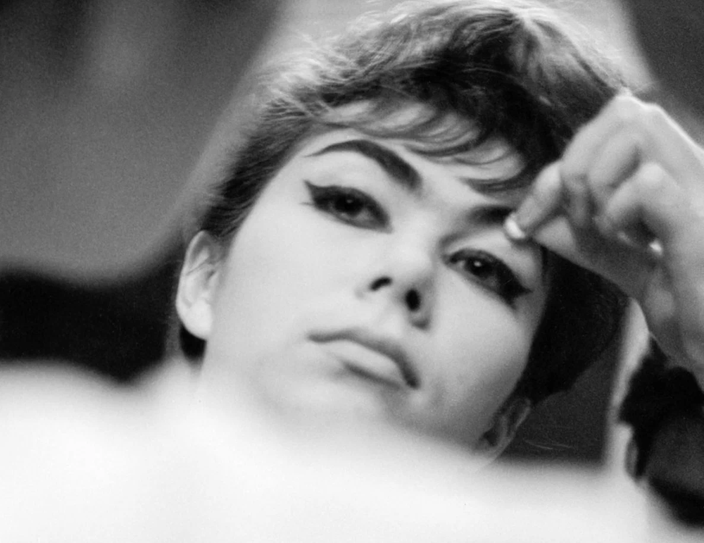  Эдита Пьеха в гримерной, 1965 год