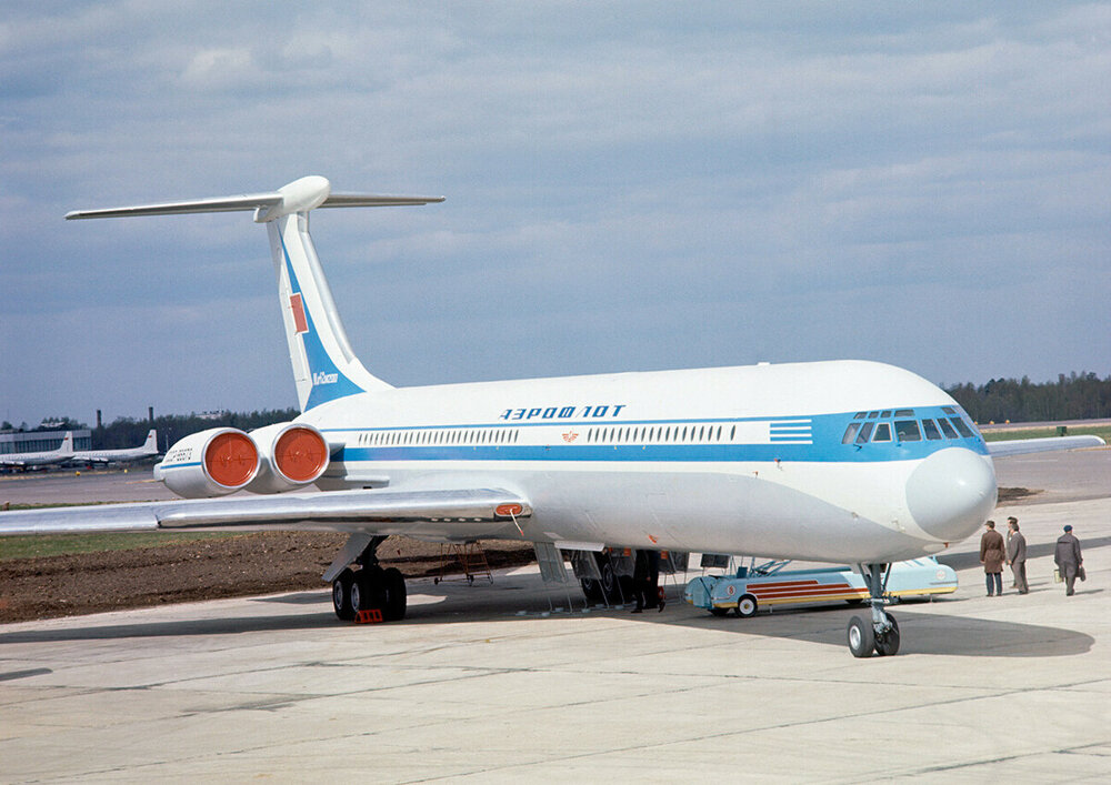 Первый советский дальнемагистральный пассажирский самолет «Ил-62», разработанный в 1960-е годы