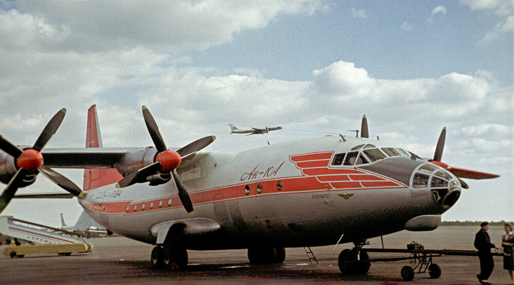 Советский среднемагистральный пассажирский самолёт «Ан-10А»