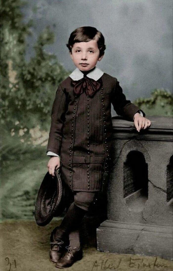 10. Альберт Эйнштейн в возрасте 5 лет, Мюнхен, 1884 год