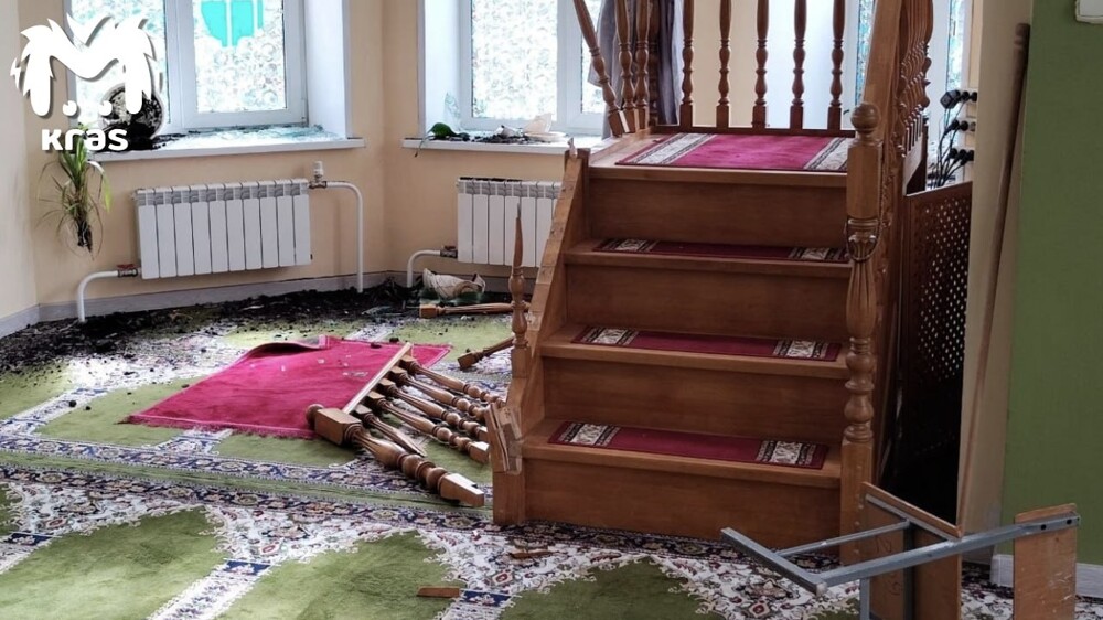 В Красноярске ранее судимый мужчина разгромил Соборную мечеть