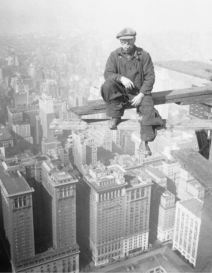 39. Рабочий во время строительства Крайслер-Билдинг, Нью-Йорк, 1930 год