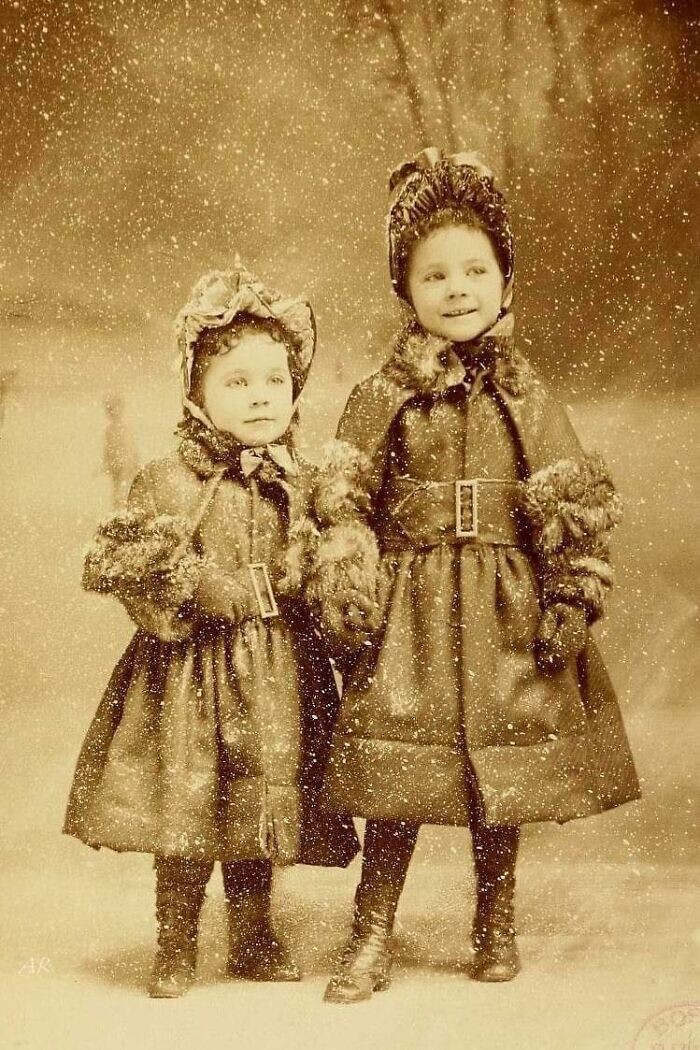11. Маленькие леди. Снимок 1887 года