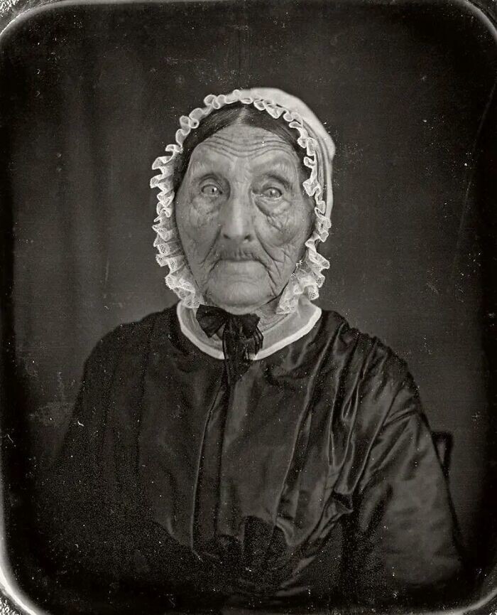 28. Один из самых старых фотопортретов. Сделан в 1840-1850 годах