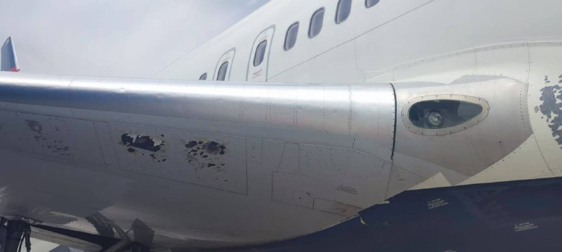А вот и новая аэрофобия:  самолет был вынужден совершить аварийную посадку в Риме из-за града