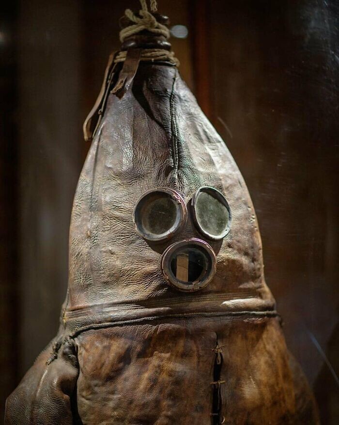 47. Один из старейших водолазных костюмов, Финляндия, XVIII век