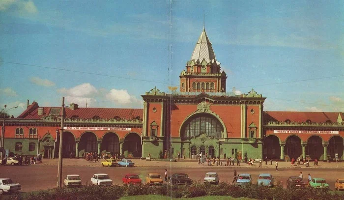 Чернигов, железнодорожный вокзал,  1984 год.
