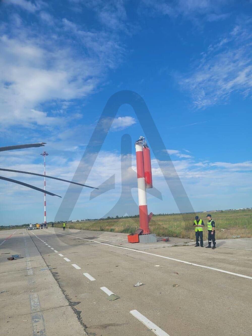 В Якутске вертолёт Ми-26 срубил винтами осветительную мачту и потерял хвост