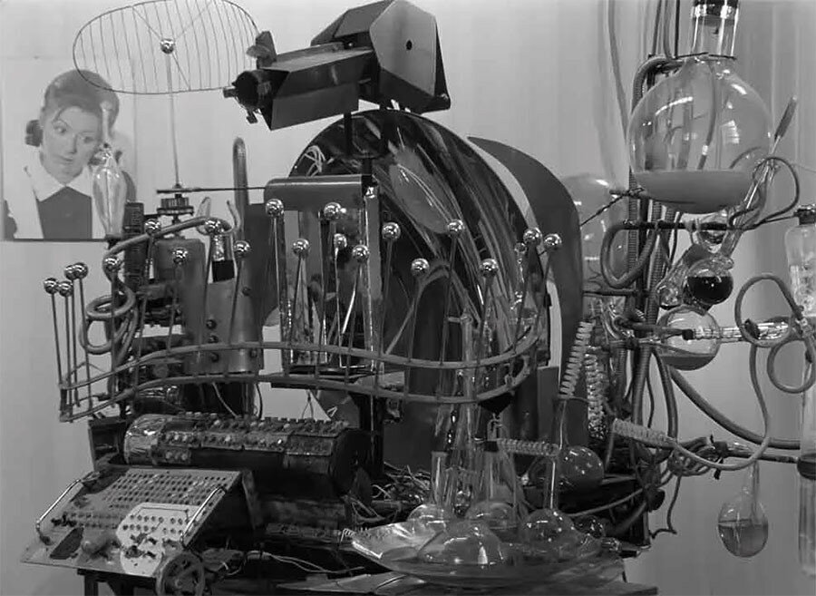 «От увиденного Гайдай пришел в ужас»: забавная история создания знаменитой «машины времени»