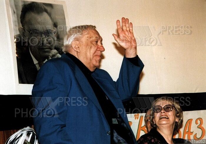 Юрий Никулин и Нина Гребешкова на дне памяти Леонида Гайдая, 1997 год.