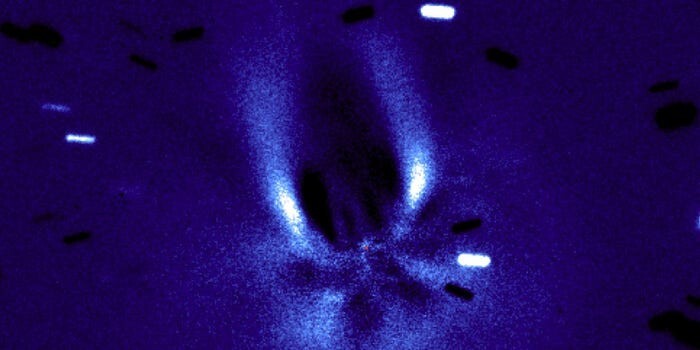Отрастила «рога»: к Земле мчится комета в форме корабля «Тысячелетний сокол» из «Звездных войн»