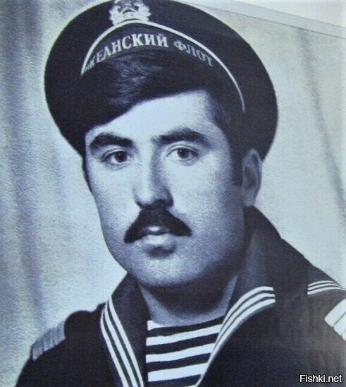 Президент Таджикистана Эмамоли Рахмонов во время срочной службы в Тихоокеанск...